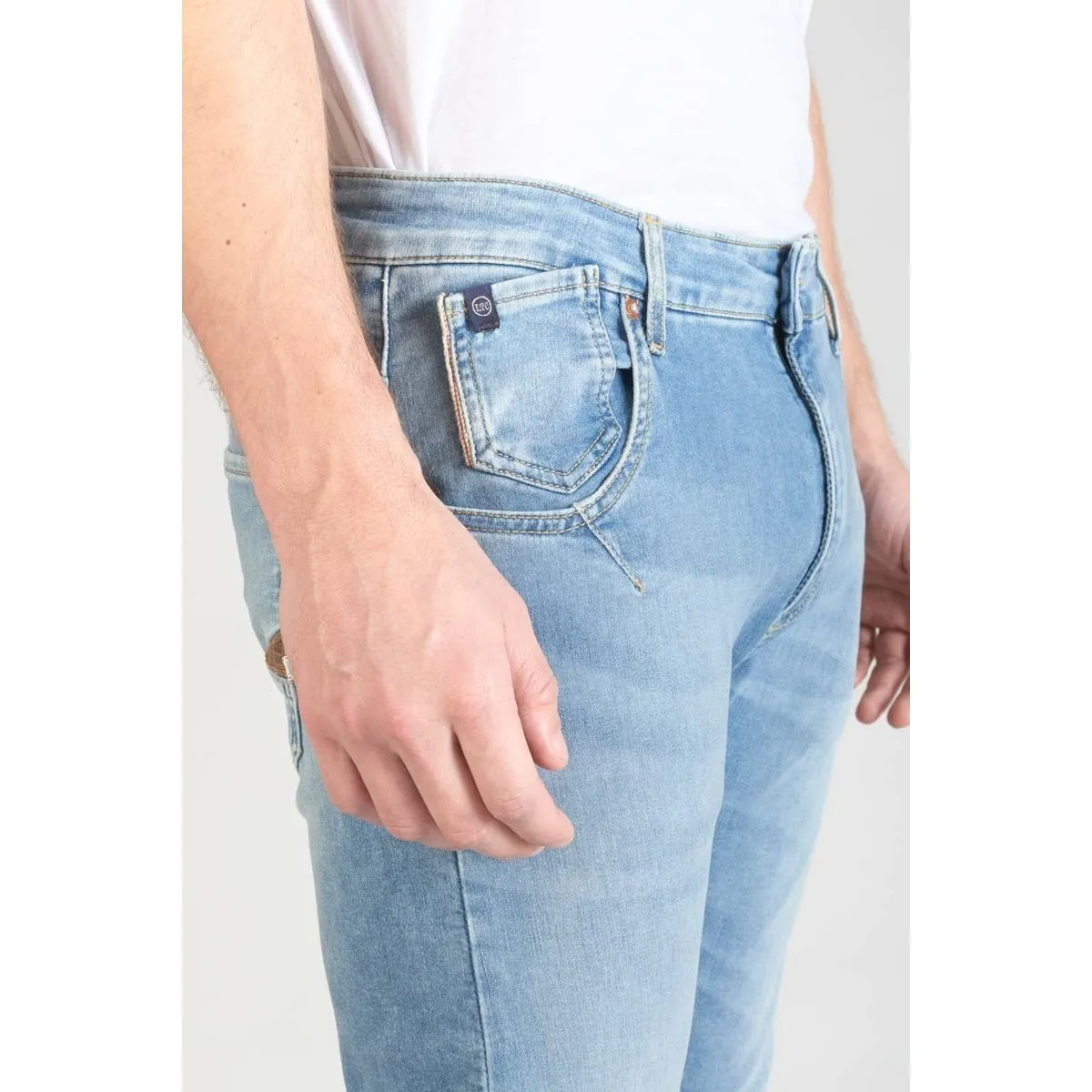 Jeans tapered , largo 34